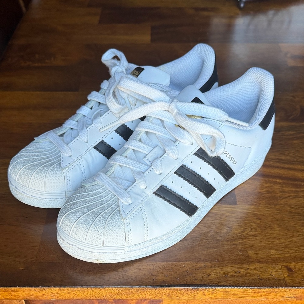 adidas Women's White and Black Sneakers, size 7